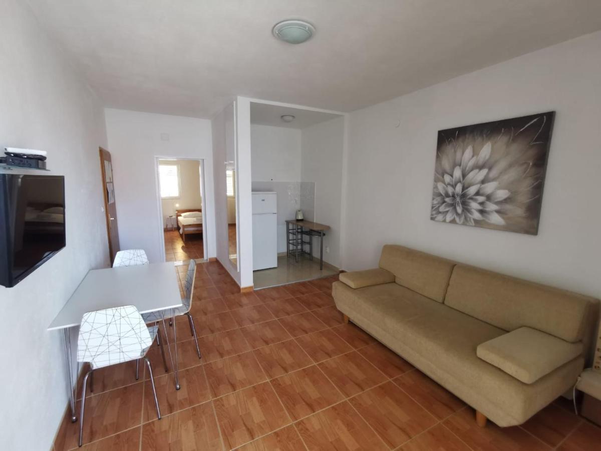 Apartments Angela Макарска Екстериор снимка