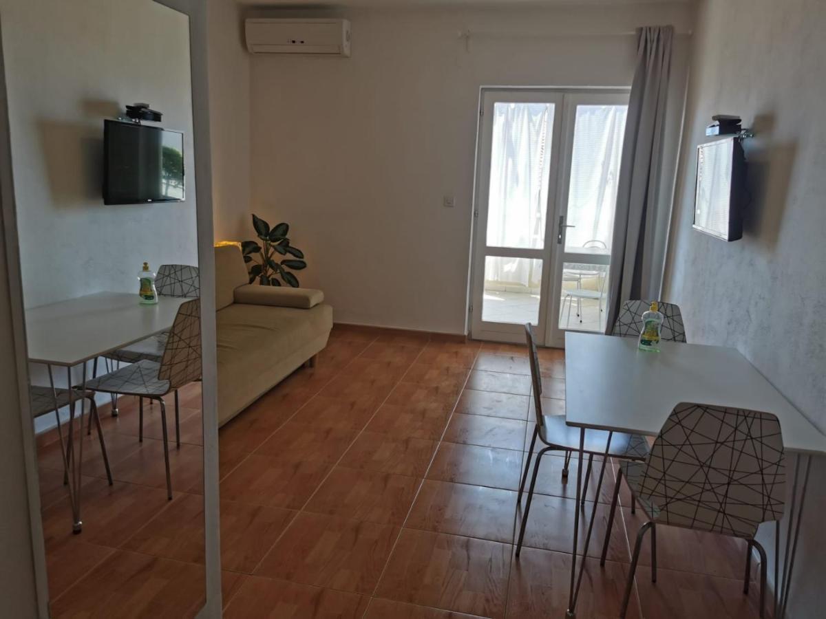 Apartments Angela Макарска Стая снимка