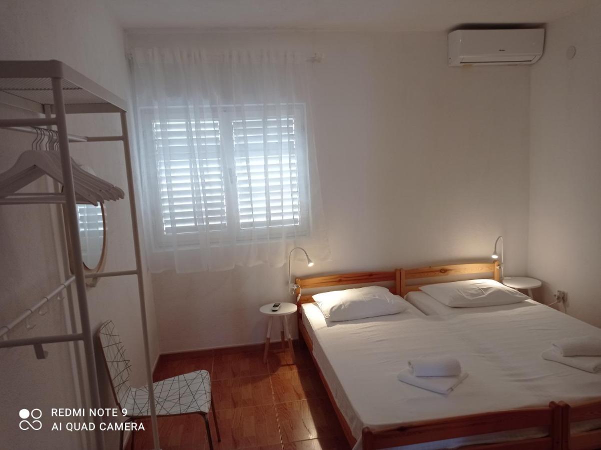 Apartments Angela Макарска Екстериор снимка