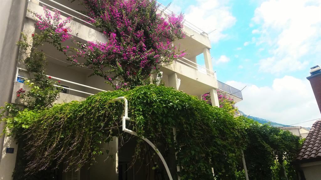 Apartments Angela Макарска Екстериор снимка